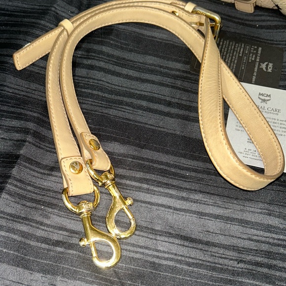 MCM Beige Visetos Coated Canvas Large Tote/Crossbody – Two-Way Bag - Picture 14 of 17